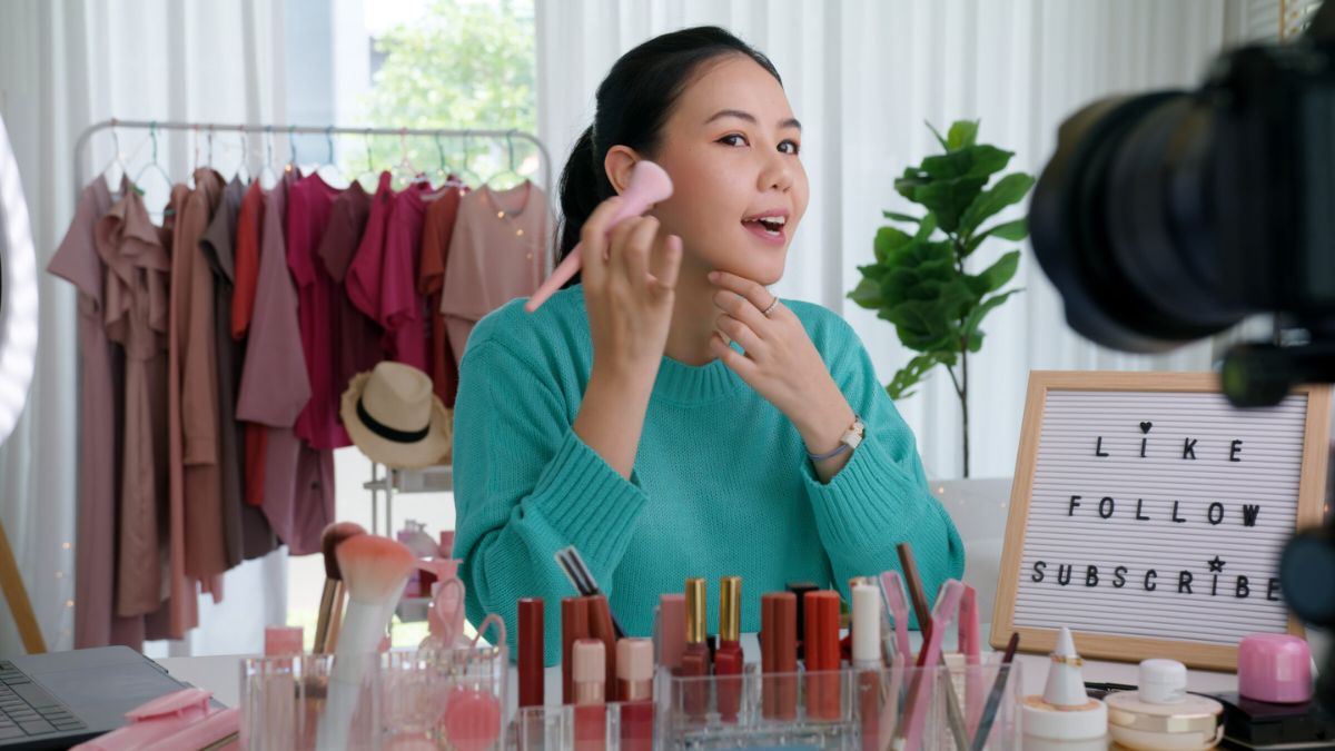 Chăm Sóc Mạng Lưới Đối Tác (B2B CS): Trợ Lý Ảo Dành Riêng Cho Micro KOLs/KOCs