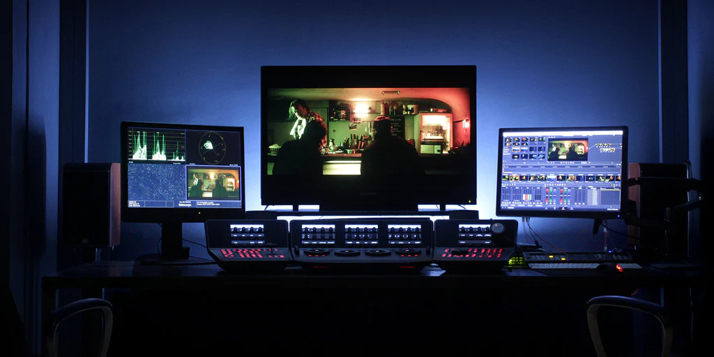 Nghệ Thuật Hậu Kỳ (Post-Production): Sức Mạnh Của Kỹ Xảo, Chỉnh Màu Và Thiết Kế Âm Thanh Trong TVC