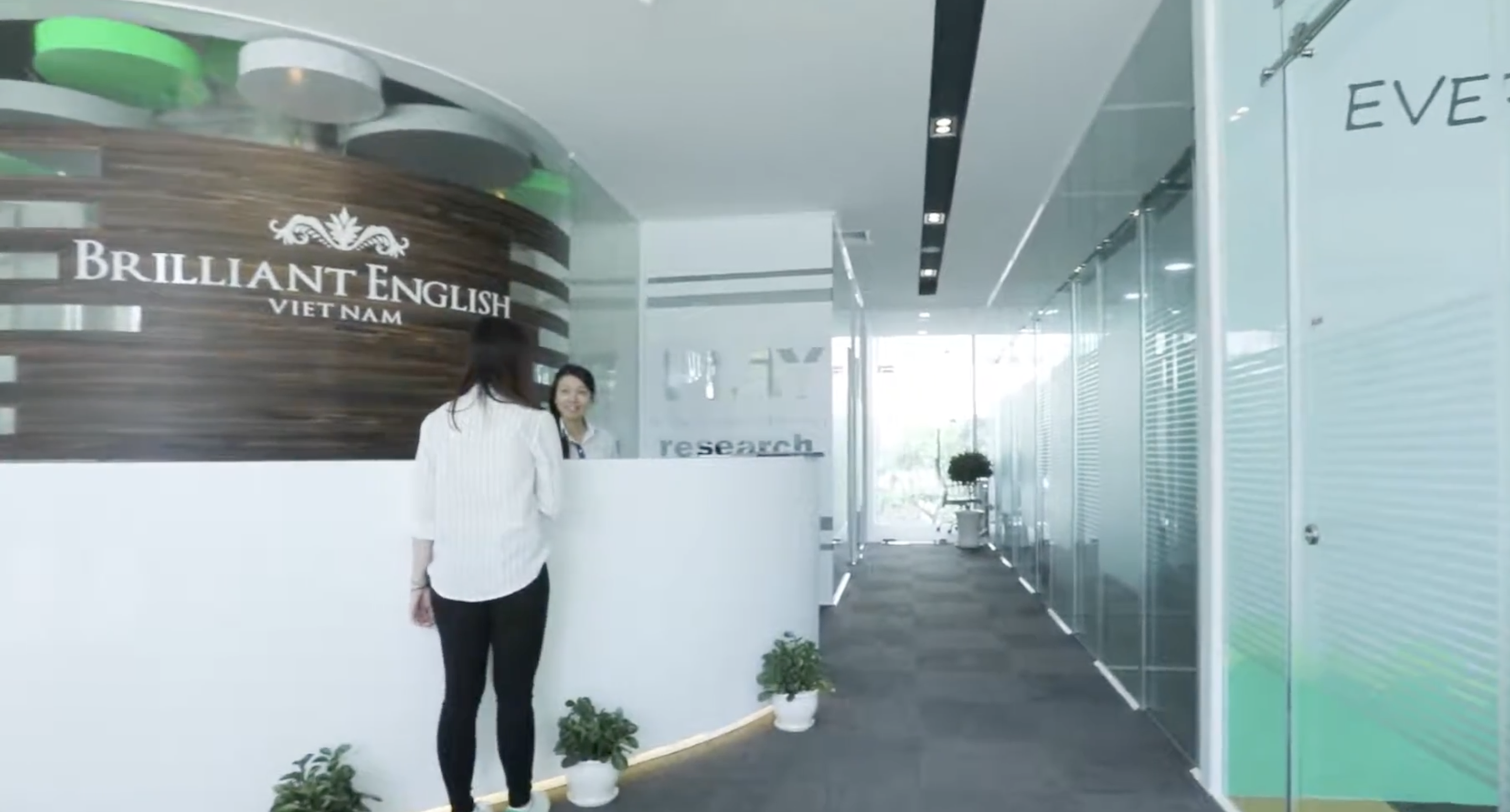 Sản xuất phim tự giới thiệu - Brilliant English JA